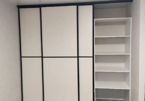 Быстро установили трехдверный шкаф 2