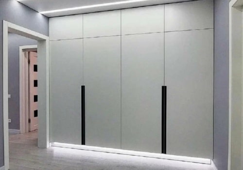 «Вписывали» шкаф в нишу 1