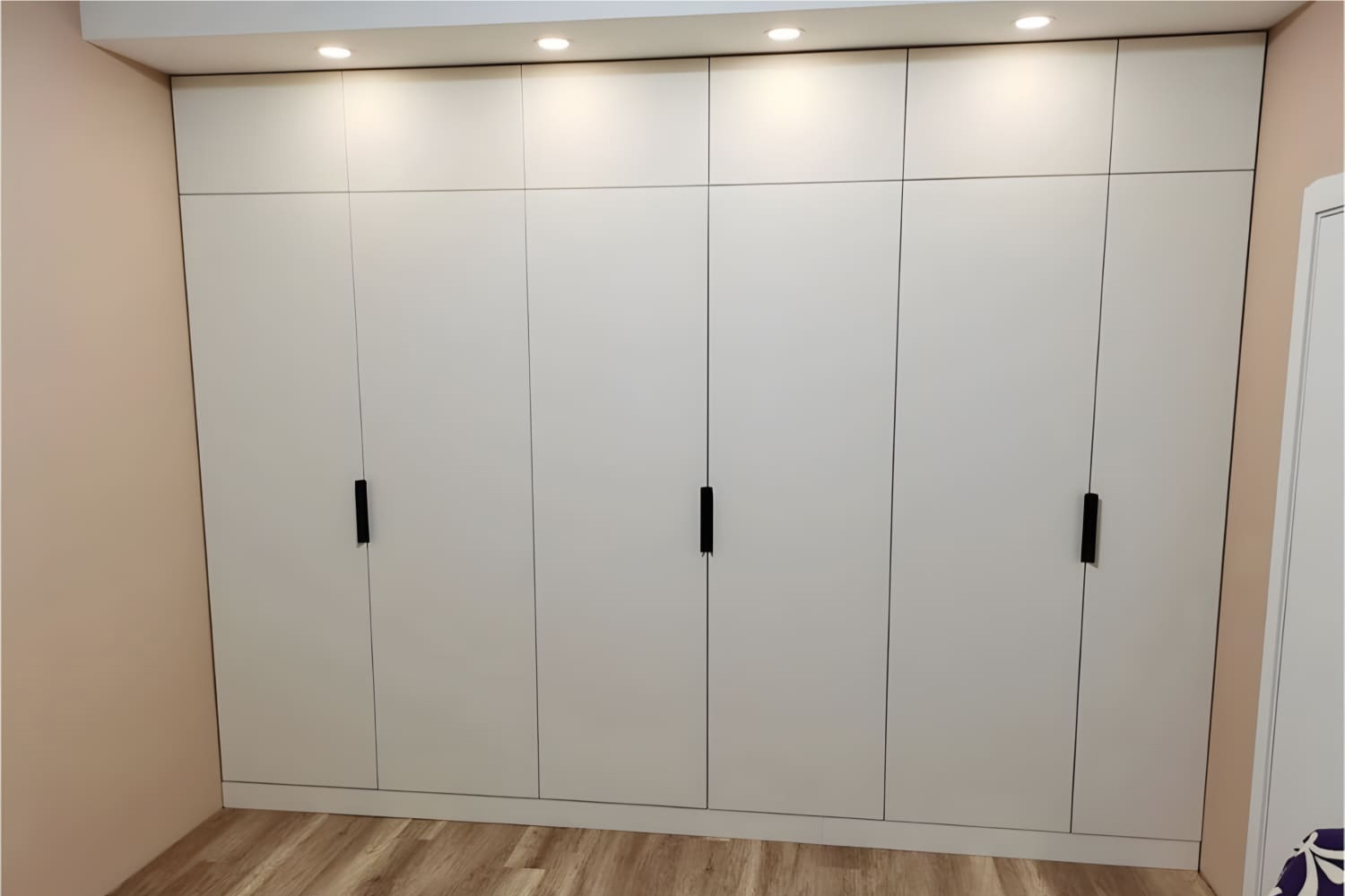 Произвели более 30&nbsp;000 изделий мебели и элементов декора - изображение 1